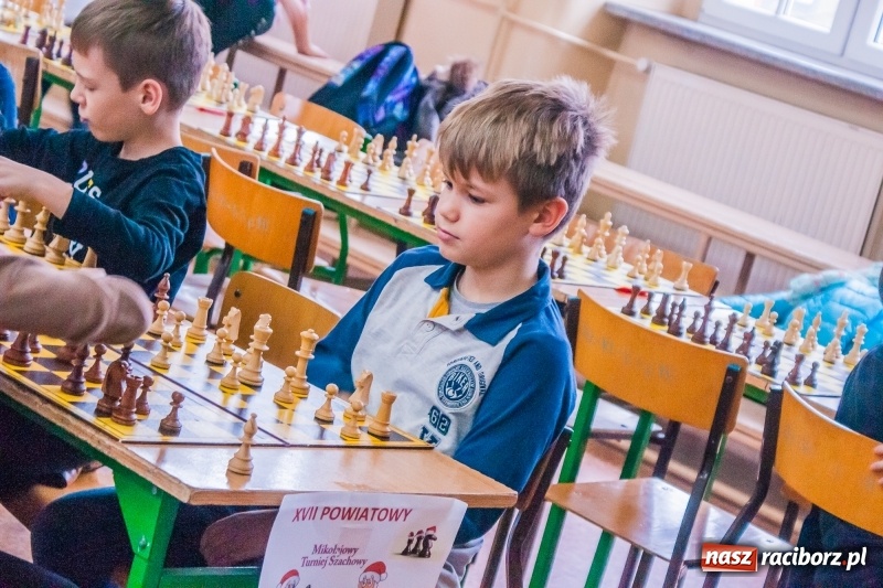 Zdjęcie w galerii na portalu naszraciborz.pl: XVII Mikołajkowy Turniej Szachowy w SP 4 wiadomości z regionu