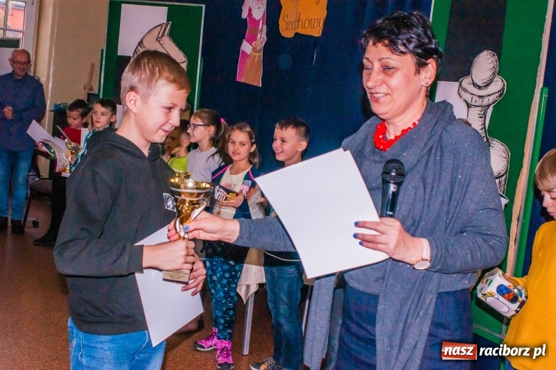 Zdjęcie w galerii na portalu naszraciborz.pl: XVII Mikołajkowy Turniej Szachowy w SP 4 wiadomości z regionu
