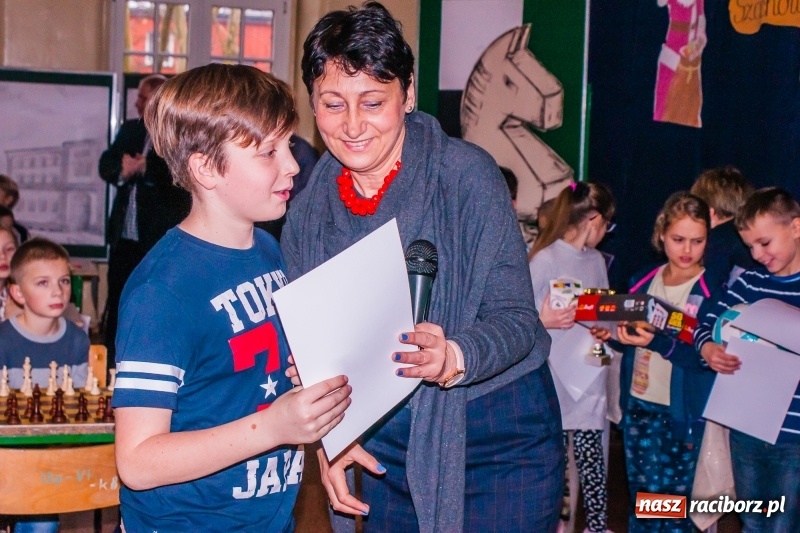 Zdjęcie w galerii na portalu naszraciborz.pl: XVII Mikołajkowy Turniej Szachowy w SP 4 wiadomości z regionu