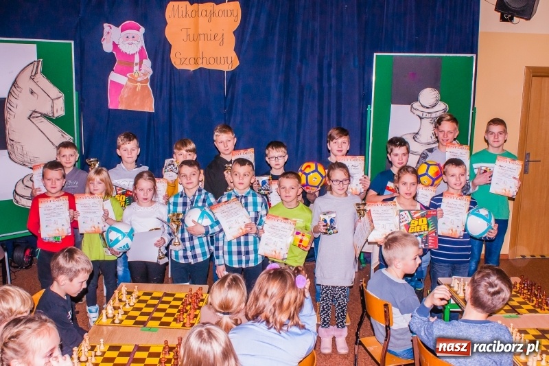 Zdjęcie w galerii na portalu naszraciborz.pl: XVII Mikołajkowy Turniej Szachowy w SP 4 wiadomości z regionu