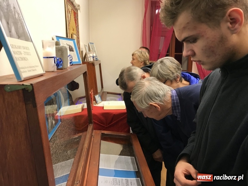 Zdjęcie w galerii na portalu naszraciborz.pl: Na zamku otwarto Izbę Pamięci Żydów Raciborskich FOTO i WIDEO wiadomości z regionu