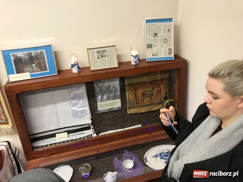 Zdjęcie w galerii na portalu naszraciborz.pl: Na zamku otwarto Izbę Pamięci Żydów Raciborskich FOTO i WIDEO wiadomości z regionu