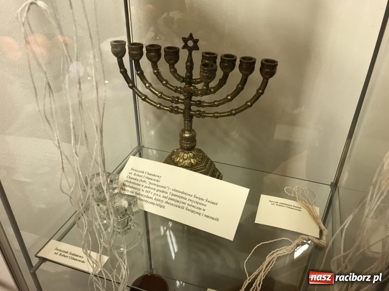 Zdjęcie w galerii na portalu naszraciborz.pl: Na zamku otwarto Izbę Pamięci Żydów Raciborskich FOTO i WIDEO wiadomości z regionu