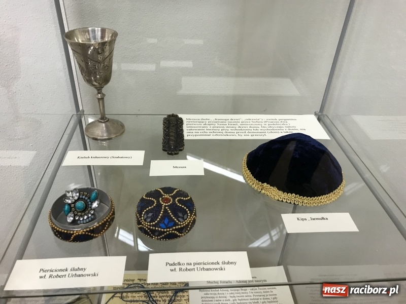 Zdjęcie w galerii na portalu naszraciborz.pl: Na zamku otwarto Izbę Pamięci Żydów Raciborskich FOTO i WIDEO wiadomości z regionu