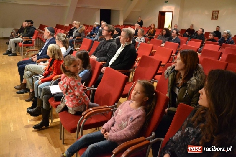 Zdjęcie w galerii na portalu naszraciborz.pl: Na zamku otwarto Izbę Pamięci Żydów Raciborskich FOTO i WIDEO wiadomości z regionu