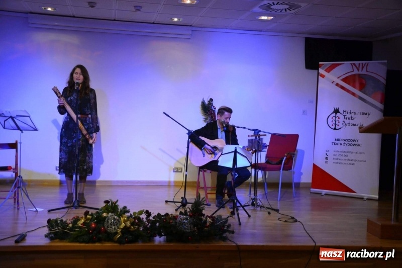 Zdjęcie w galerii na portalu naszraciborz.pl: Na zamku otwarto Izbę Pamięci Żydów Raciborskich FOTO i WIDEO wiadomości z regionu