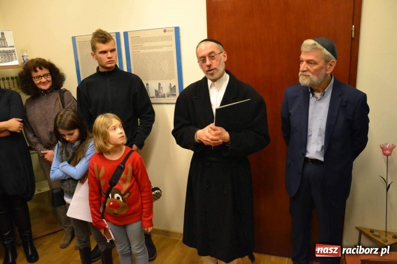 Zdjęcie w galerii na portalu naszraciborz.pl: Na zamku otwarto Izbę Pamięci Żydów Raciborskich FOTO i WIDEO wiadomości z regionu