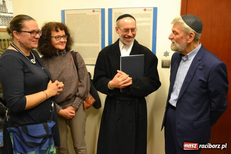 Zdjęcie w galerii na portalu naszraciborz.pl: Na zamku otwarto Izbę Pamięci Żydów Raciborskich FOTO i WIDEO wiadomości z regionu