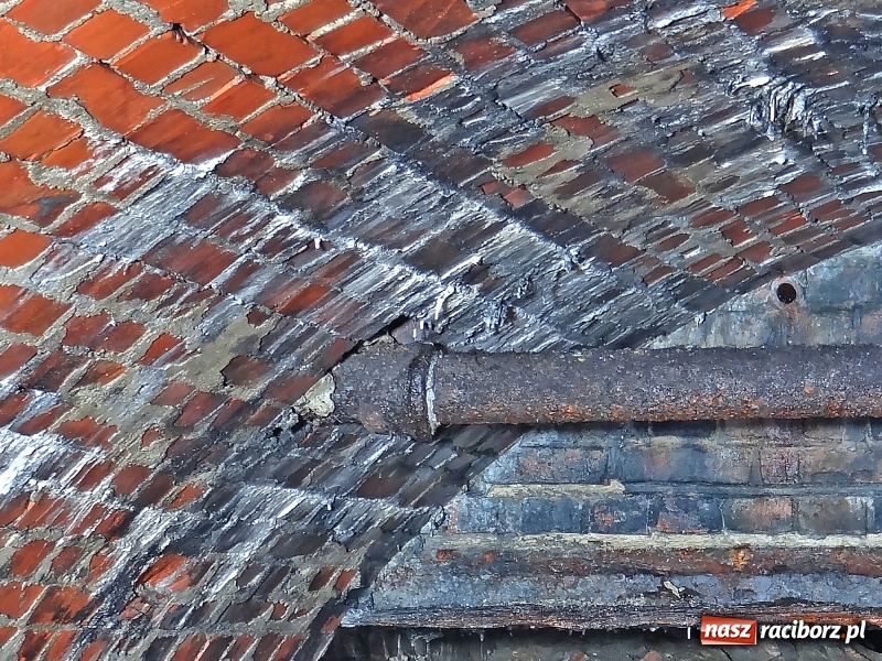 Zdjęcie w galerii na portalu naszraciborz.pl: Przy ulicy Stalmacha odkryto podziemny kanał  wiadomości z regionu