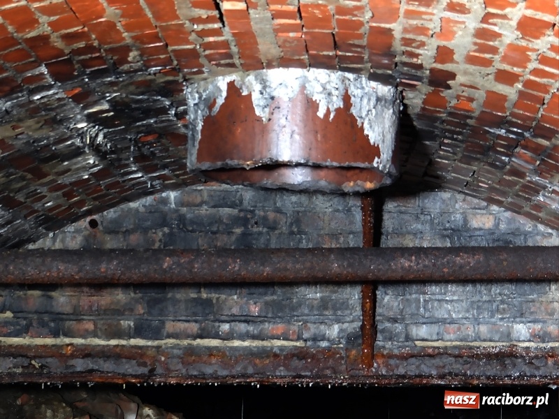 Zdjęcie w galerii na portalu naszraciborz.pl: Przy ulicy Stalmacha odkryto podziemny kanał  wiadomości z regionu