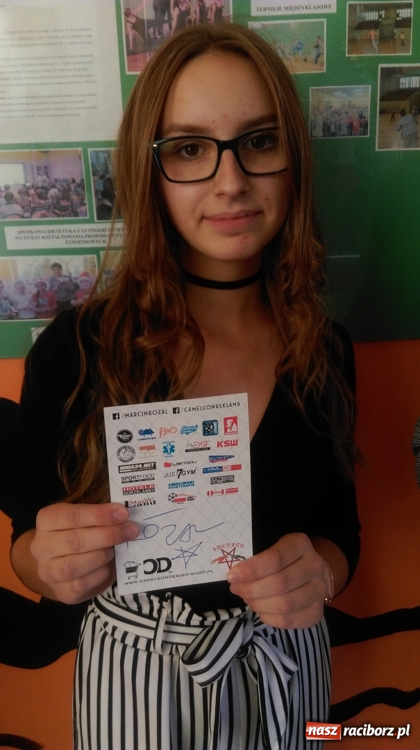 Zdjęcie w galerii na portalu naszraciborz.pl: Klub Wolontariusza z Kuźni Raciborskiej wspomógł raciborskie schronisko wiadomości z regionu