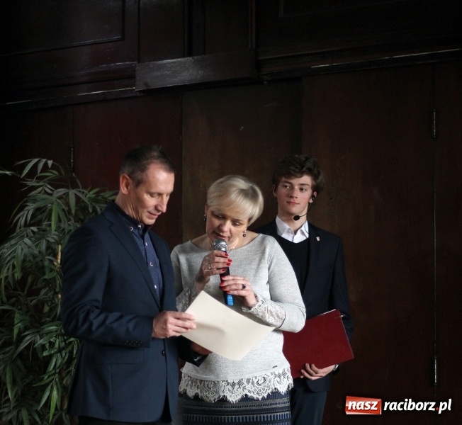 Zdjęcie w galerii na portalu naszraciborz.pl: Dzień Patrona w raciborskim I LO wiadomości z regionu