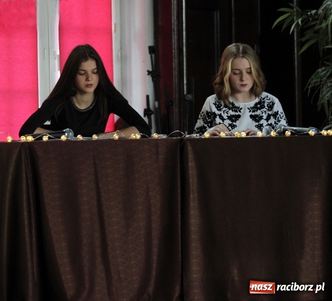 Zdjęcie w galerii na portalu naszraciborz.pl: Dzień Patrona w raciborskim I LO wiadomości z regionu