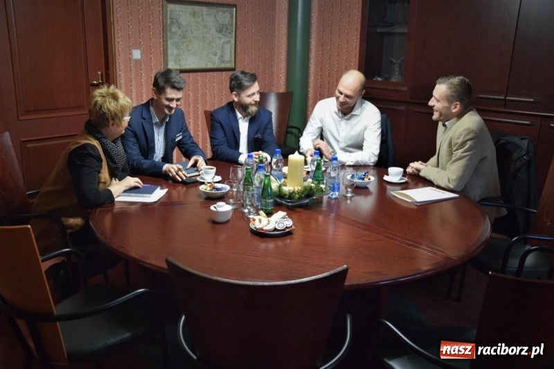 Zdjęcie w galerii na portalu naszraciborz.pl: Miasto sprzedało kolejną działkę przy 1 Maja wiadomości z regionu