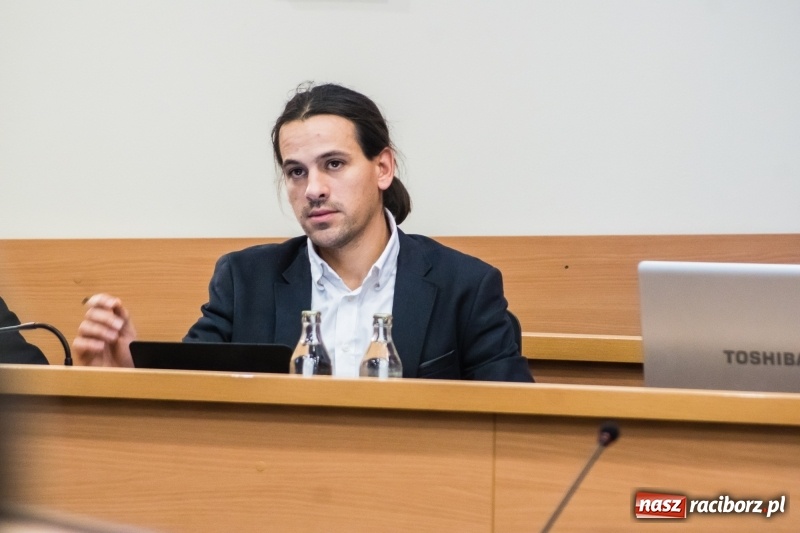 Zdjęcie w galerii na portalu naszraciborz.pl: Gaz, obwodnica i Polówka. Komisja gospodarki już pracuje  wiadomości z regionu