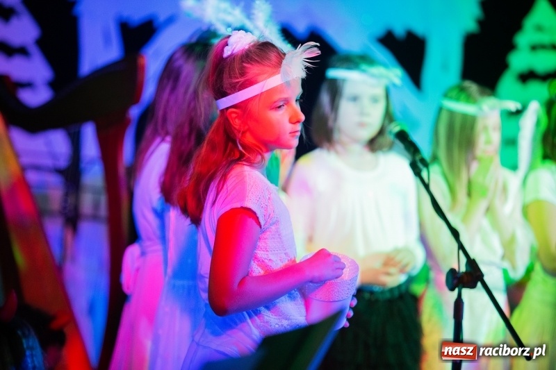 Zdjęcie w galerii na portalu naszraciborz.pl: Wieczór kolęd i pastorałek w SP 13 wiadomości z regionu