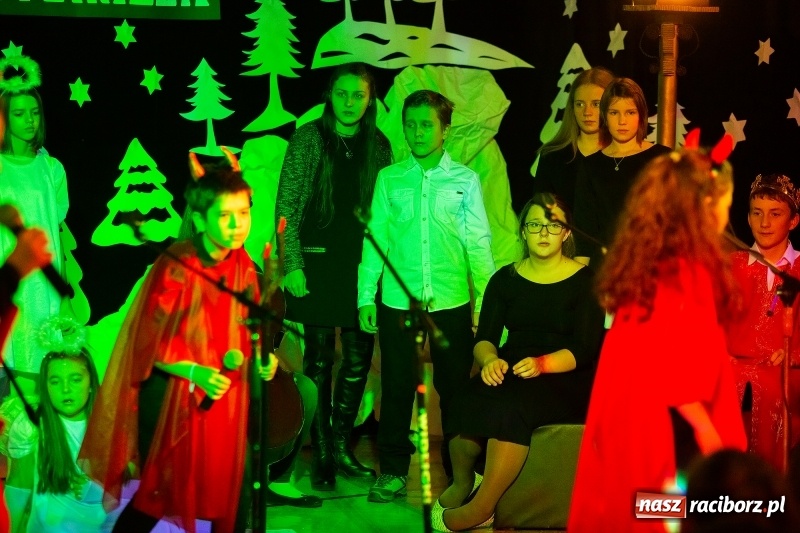 Zdjęcie w galerii na portalu naszraciborz.pl: Wieczór kolęd i pastorałek w SP 13 wiadomości z regionu
