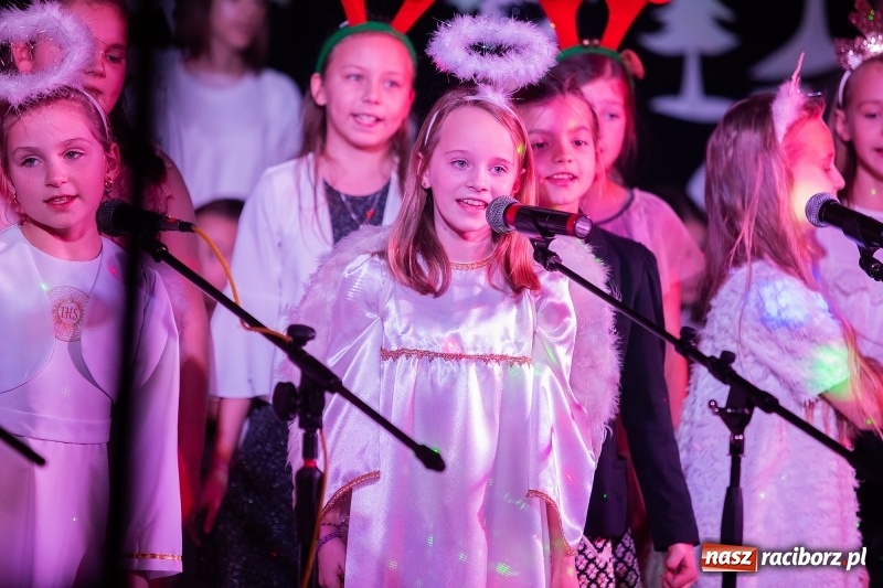Zdjęcie w galerii na portalu naszraciborz.pl: Wieczór kolęd i pastorałek w SP 13 wiadomości z regionu