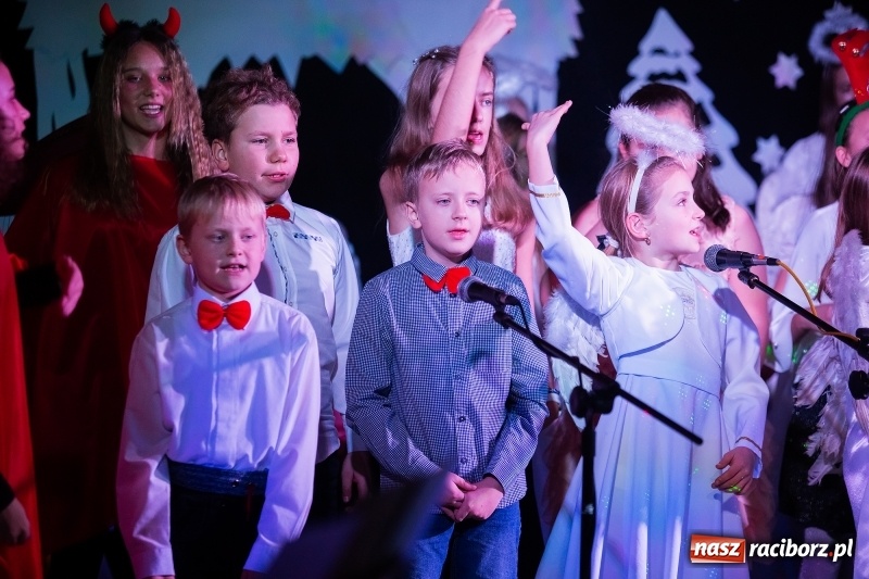 Zdjęcie w galerii na portalu naszraciborz.pl: Wieczór kolęd i pastorałek w SP 13 wiadomości z regionu