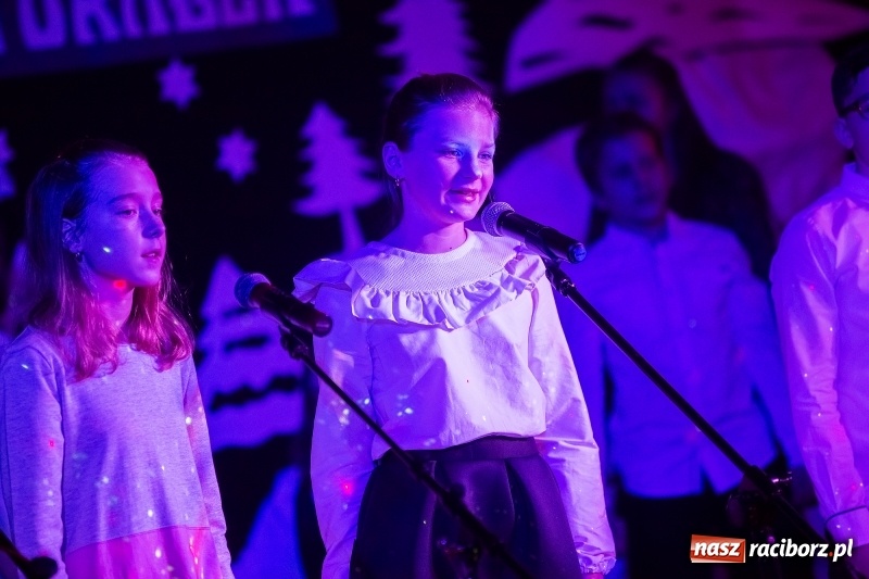 Zdjęcie w galerii na portalu naszraciborz.pl: Wieczór kolęd i pastorałek w SP 13 wiadomości z regionu