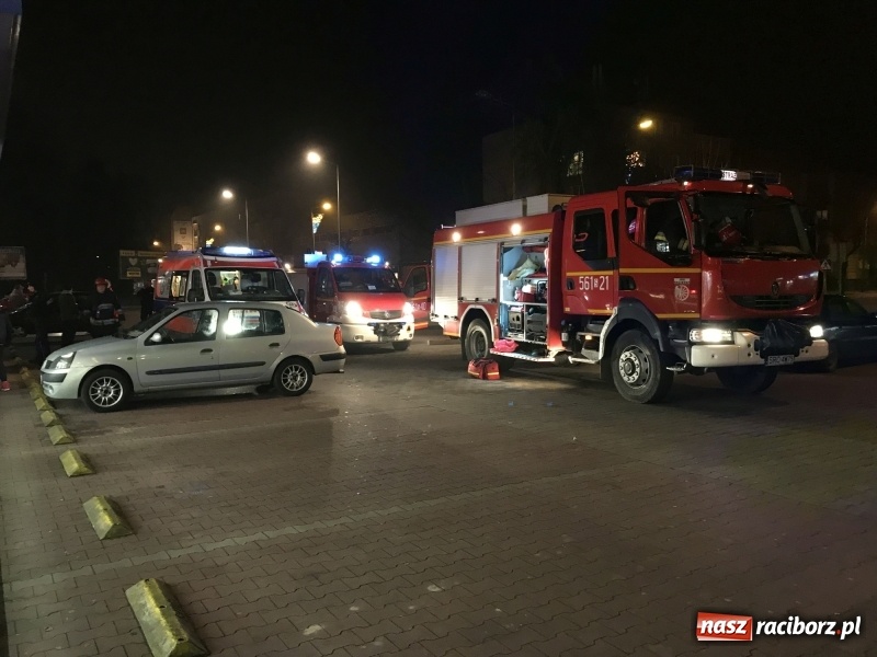 Zdjęcie w galerii na portalu naszraciborz.pl: Ewakuacja Biedronki i Hebe na Opawskiej  wiadomości z regionu