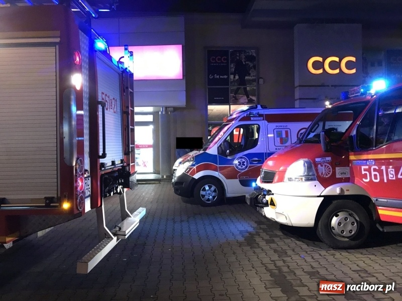 Zdjęcie w galerii na portalu naszraciborz.pl: Ewakuacja Biedronki i Hebe na Opawskiej  wiadomości z regionu