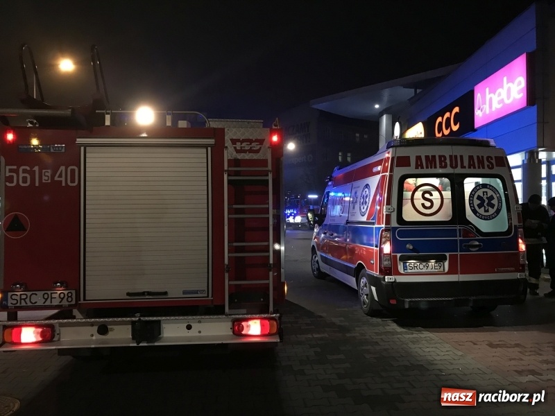 Zdjęcie w galerii na portalu naszraciborz.pl: Ewakuacja Biedronki i Hebe na Opawskiej  wiadomości z regionu