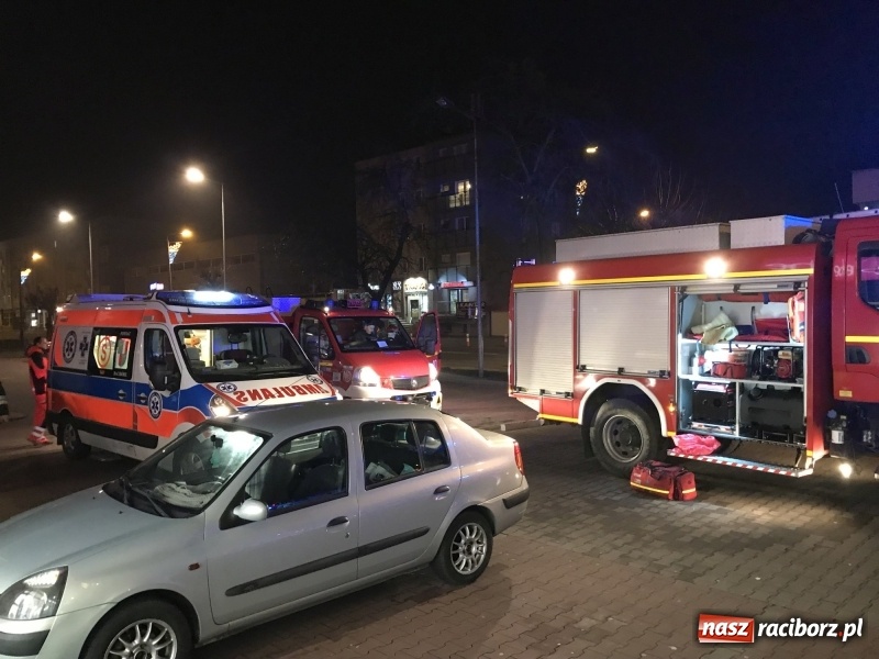 Zdjęcie w galerii na portalu naszraciborz.pl: Ewakuacja Biedronki i Hebe na Opawskiej  wiadomości z regionu