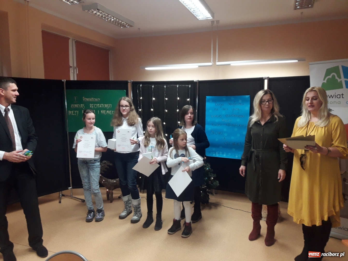 Zdjęcie w galerii na portalu naszraciborz.pl: Słowo za słowem - konkurs recytatorski w SP 1 w Raciborzu wiadomości z regionu