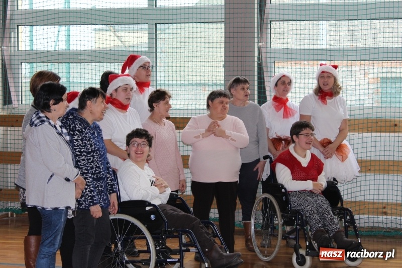 Zdjęcie w galerii na portalu naszraciborz.pl: Bieńkowice. Uśmiech to bodaj najkrótsza droga do drugiego człowieka  wiadomości z regionu