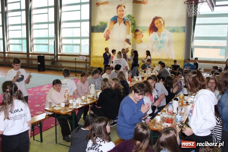 Zdjęcie w galerii na portalu naszraciborz.pl: Bieńkowice. Uśmiech to bodaj najkrótsza droga do drugiego człowieka  wiadomości z regionu