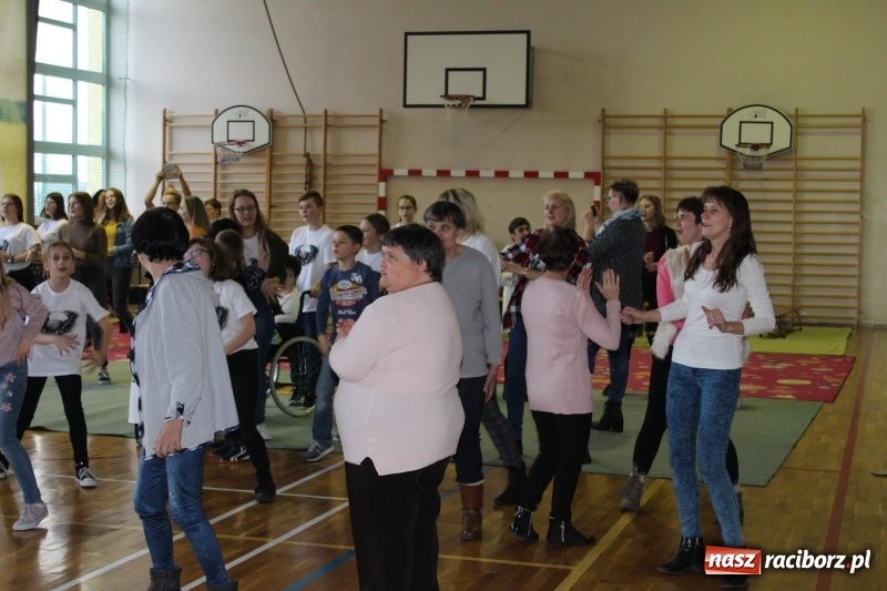 Zdjęcie w galerii na portalu naszraciborz.pl: Bieńkowice. Uśmiech to bodaj najkrótsza droga do drugiego człowieka  wiadomości z regionu