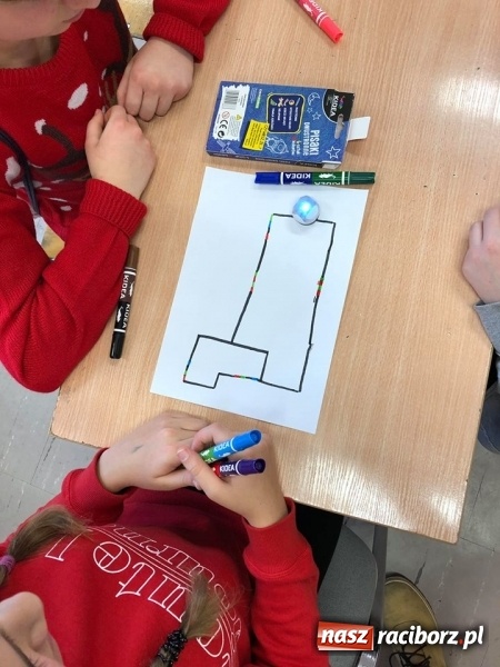 Zdjęcie w galerii na portalu naszraciborz.pl: Warsztaty z ozobotami w SP 15 wiadomości z regionu