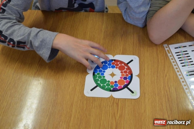 Zdjęcie w galerii na portalu naszraciborz.pl: Warsztaty z ozobotami w SP 15 wiadomości z regionu