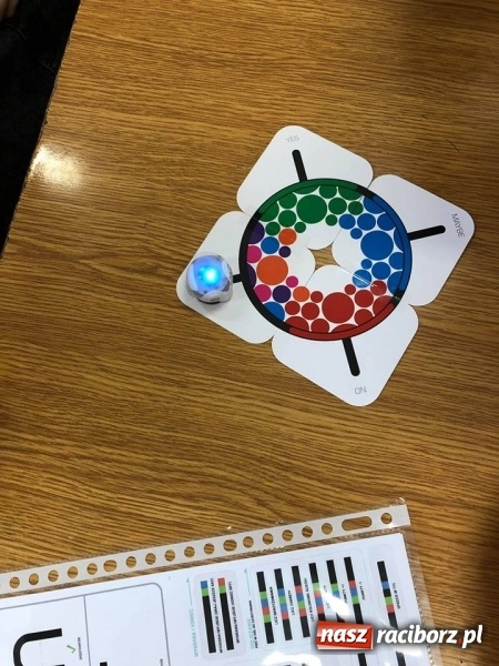 Zdjęcie w galerii na portalu naszraciborz.pl: Warsztaty z ozobotami w SP 15 wiadomości z regionu