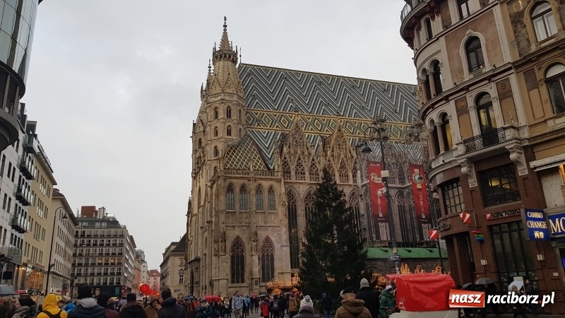 Zdjęcie w galerii na portalu naszraciborz.pl: Uczniowie SP 15 na Jarmarku Bożonarodzeniowym w Wiedniu wiadomości z regionu