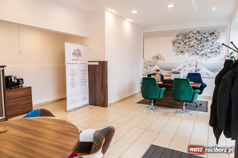 Zdjęcie w galerii na portalu naszraciborz.pl: DRZEWO POLIS - proste drogi w świecie finansów i ubezpieczeń wiadomości z regionu