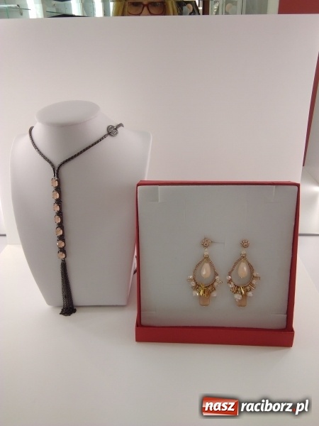 Zdjęcie w galerii na portalu naszraciborz.pl: Wyszukana biżuteria dla wyjątkowych kobiet wiadomości z regionu
