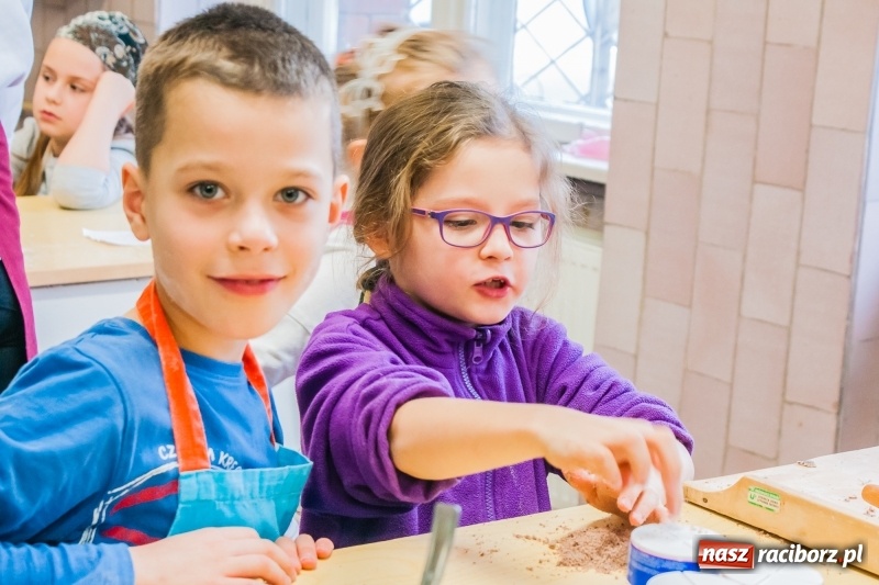 Zdjęcie w galerii na portalu naszraciborz.pl: Ciasteczkowe szaleństwo w CKZiU numer 1 wiadomości z regionu