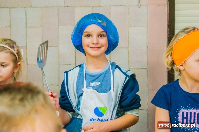 Zdjęcie w galerii na portalu naszraciborz.pl: Ciasteczkowe szaleństwo w CKZiU numer 1 wiadomości z regionu