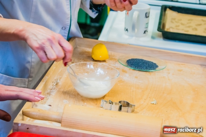 Zdjęcie w galerii na portalu naszraciborz.pl: Ciasteczkowe szaleństwo w CKZiU numer 1 wiadomości z regionu