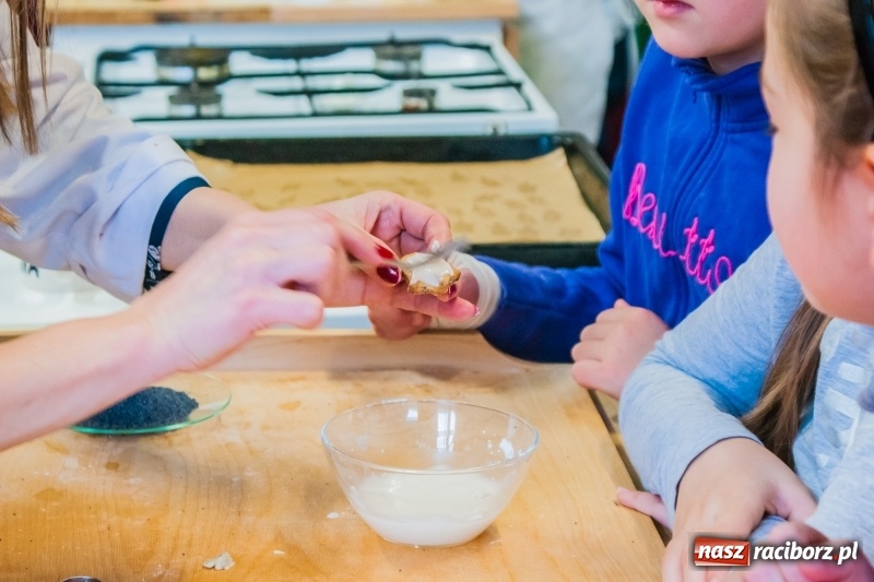 Zdjęcie w galerii na portalu naszraciborz.pl: Ciasteczkowe szaleństwo w CKZiU numer 1 wiadomości z regionu