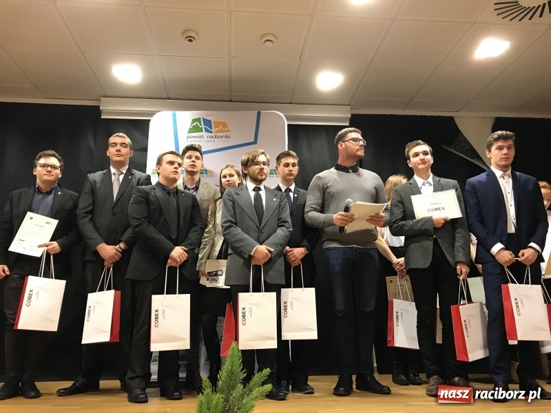 Zdjęcie w galerii na portalu naszraciborz.pl: Pitch Day, czyli finał projektu Szkoła Młodych Przedsiębiorców. Wygrali uczniowie Mechanika z pomysłem dla koncernu IKEA wiadomości z regionu