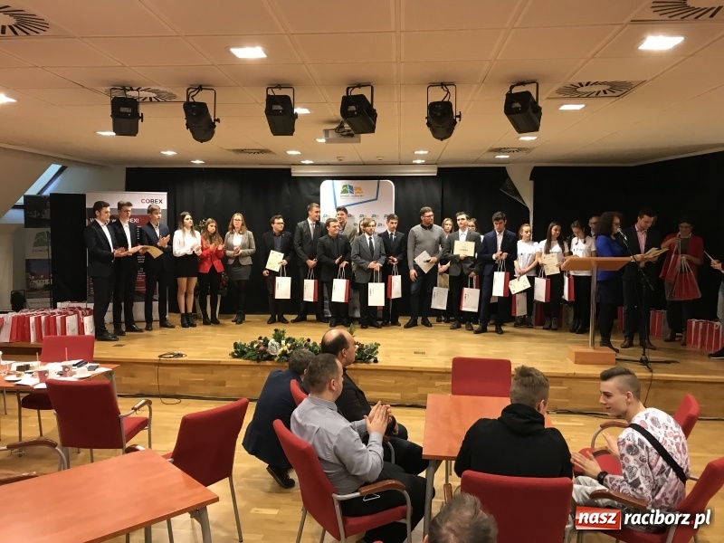 Zdjęcie w galerii na portalu naszraciborz.pl: Pitch Day, czyli finał projektu Szkoła Młodych Przedsiębiorców. Wygrali uczniowie Mechanika z pomysłem dla koncernu IKEA wiadomości z regionu