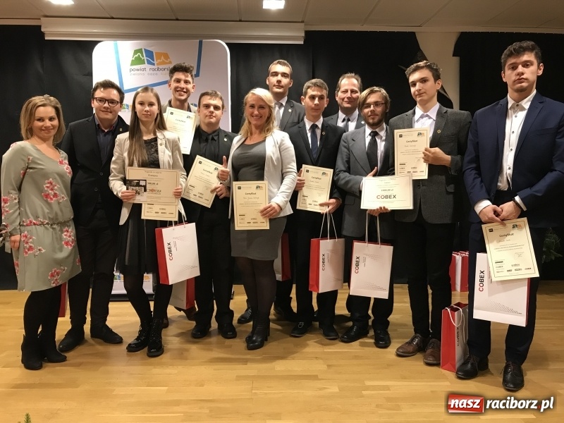 Zdjęcie w galerii na portalu naszraciborz.pl: Pitch Day, czyli finał projektu Szkoła Młodych Przedsiębiorców. Wygrali uczniowie Mechanika z pomysłem dla koncernu IKEA wiadomości z regionu