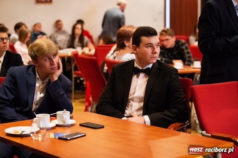 Zdjęcie w galerii na portalu naszraciborz.pl: Pitch Day, czyli finał projektu Szkoła Młodych Przedsiębiorców. Wygrali uczniowie Mechanika z pomysłem dla koncernu IKEA wiadomości z regionu