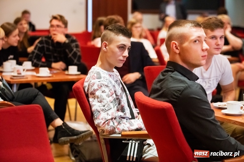 Zdjęcie w galerii na portalu naszraciborz.pl: Pitch Day, czyli finał projektu Szkoła Młodych Przedsiębiorców. Wygrali uczniowie Mechanika z pomysłem dla koncernu IKEA wiadomości z regionu