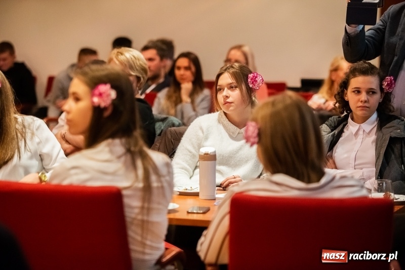 Zdjęcie w galerii na portalu naszraciborz.pl: Pitch Day, czyli finał projektu Szkoła Młodych Przedsiębiorców. Wygrali uczniowie Mechanika z pomysłem dla koncernu IKEA wiadomości z regionu