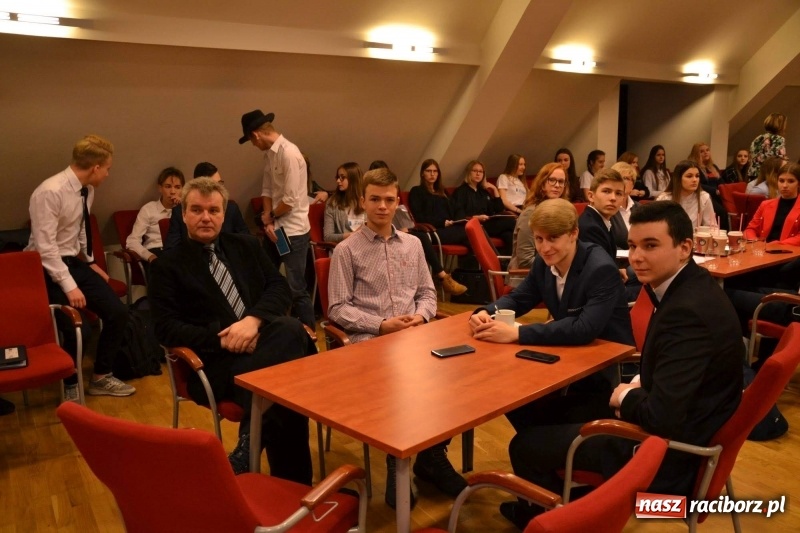 Zdjęcie w galerii na portalu naszraciborz.pl: Pitch Day, czyli finał projektu Szkoła Młodych Przedsiębiorców. Wygrali uczniowie Mechanika z pomysłem dla koncernu IKEA wiadomości z regionu