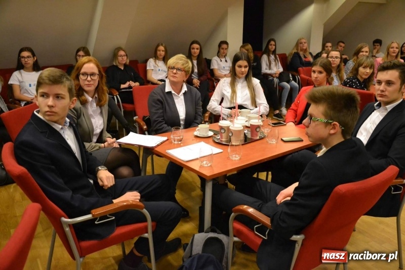 Zdjęcie w galerii na portalu naszraciborz.pl: Pitch Day, czyli finał projektu Szkoła Młodych Przedsiębiorców. Wygrali uczniowie Mechanika z pomysłem dla koncernu IKEA wiadomości z regionu